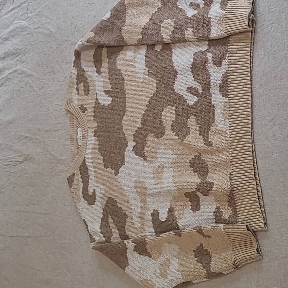 Women's size S Lucky Brand khaki camo sweater